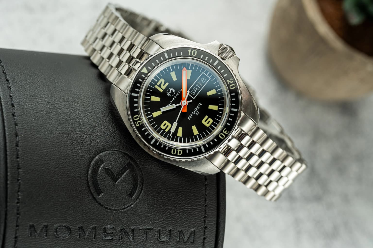 Sea Quartz 30 Heritage - Black Dial [38mm] Bundle