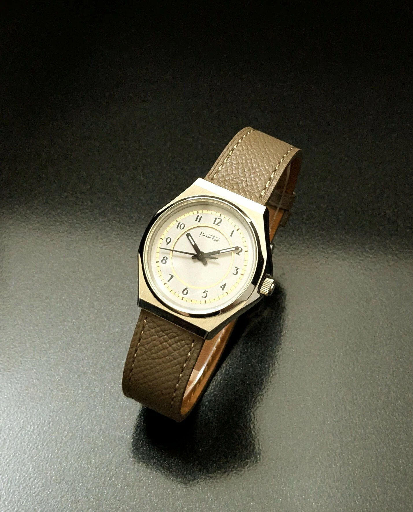 Havaan Tuvali Broadway 35 Dawnlight Arabic Numerals