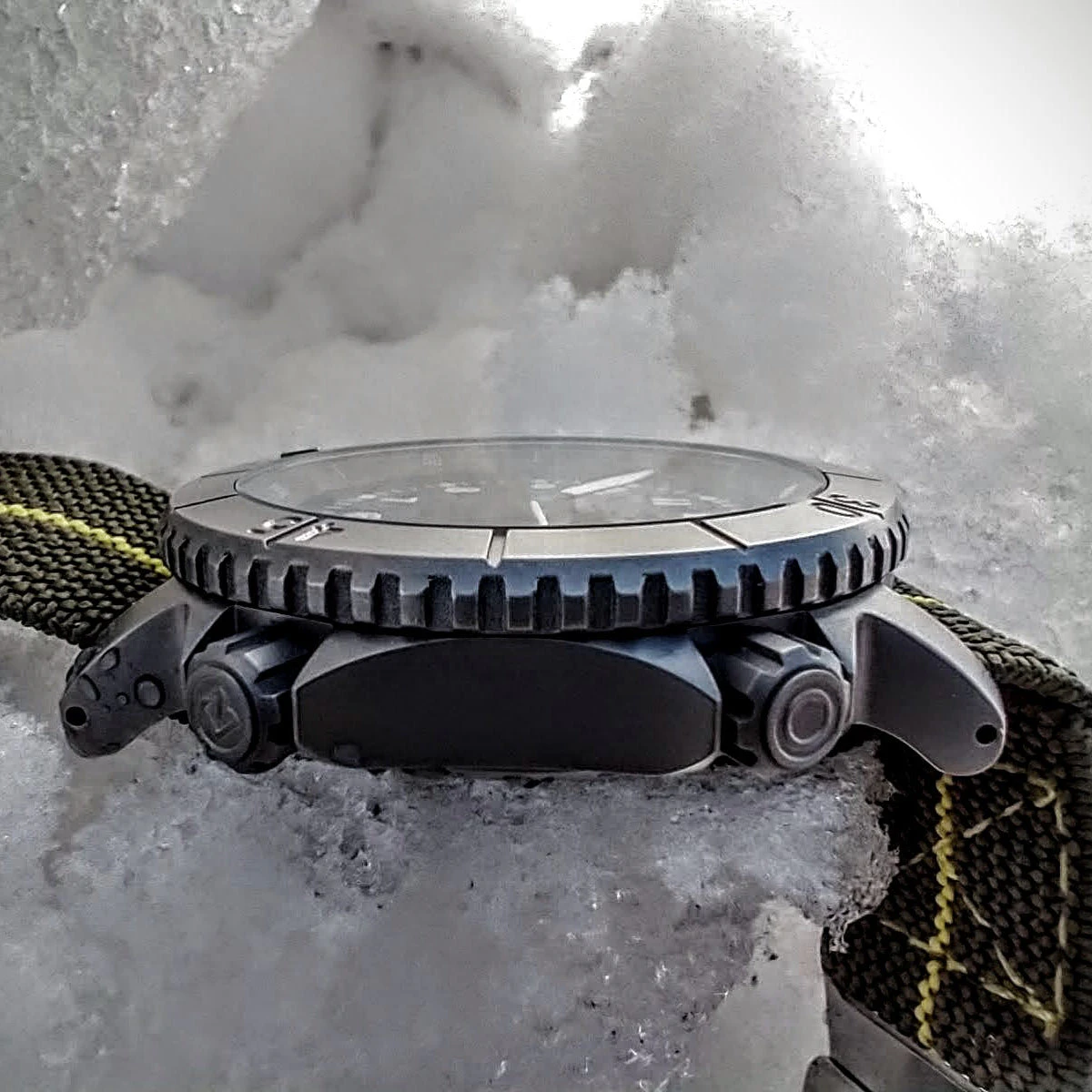 Redux COURG42 — Titanium Mission Watch