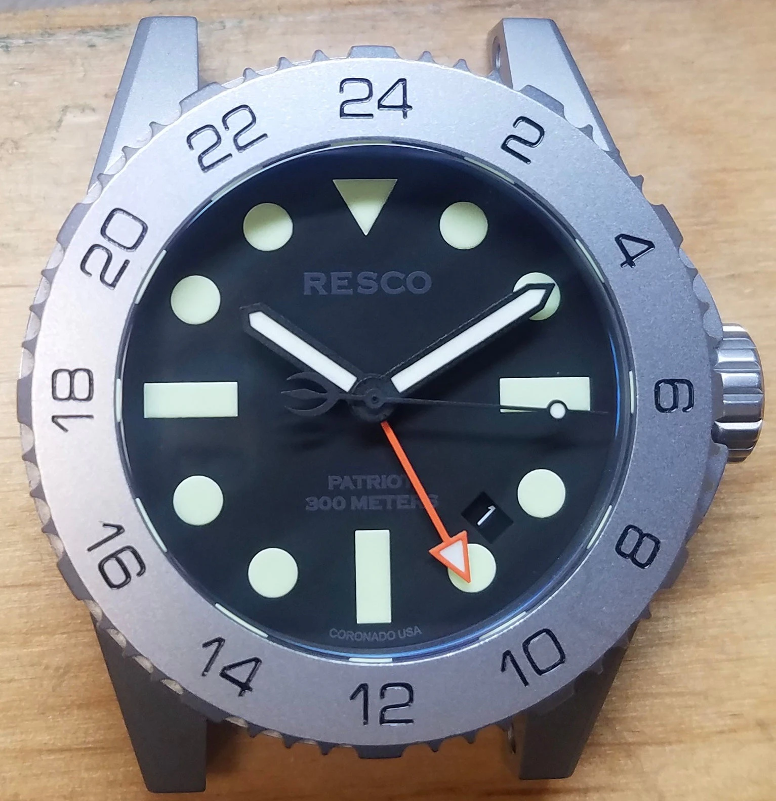 Resco Custom C1: Stainless Gen2 GMT, Stealth dial (orange GMT hand)