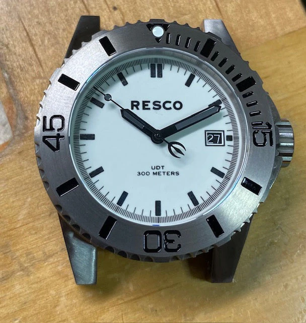 Resco Custom C18: UDT Full Lume (Brushed/DLC Ti)